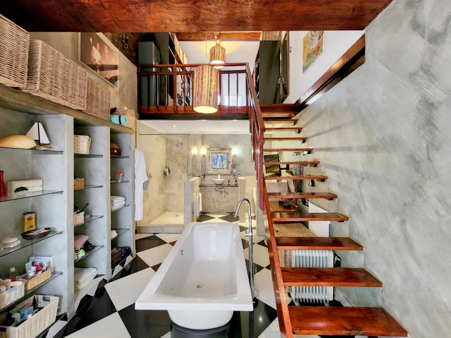 2 Bedroom Property for Sale in Sea Point Western Cape